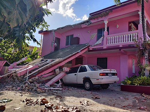 Collapsed house in Yauco